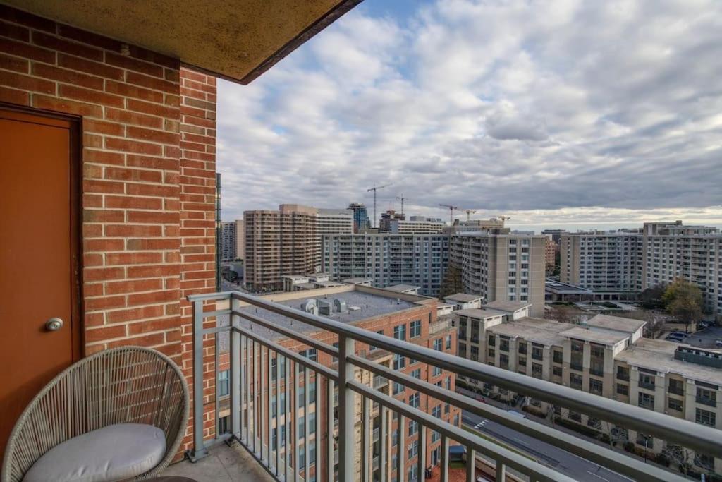 Fantastic 2 Bedroom Condo At Pentagon City อาร์ลิงตัน ภายนอก รูปภาพ